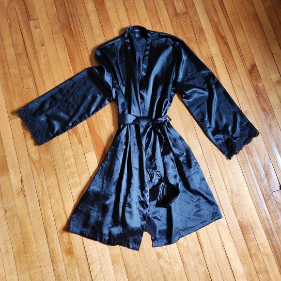 Jones New York robe in black size small - Picture 5 of 7